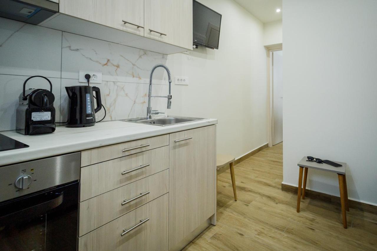 Central Corner Apts Закинтос Экстерьер фото